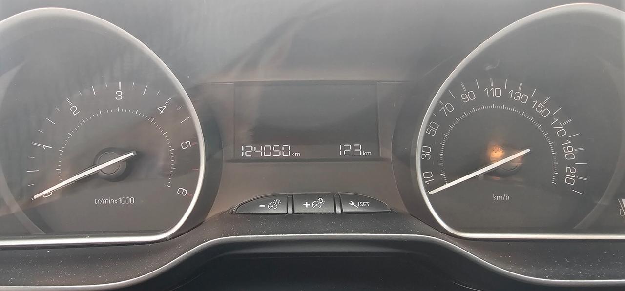 Peugeot 2008 BlueHDi 100 Active