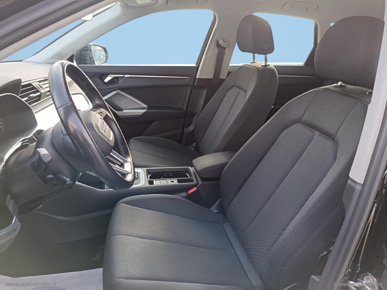 AUDI Q3 35 TDI S tronic Business