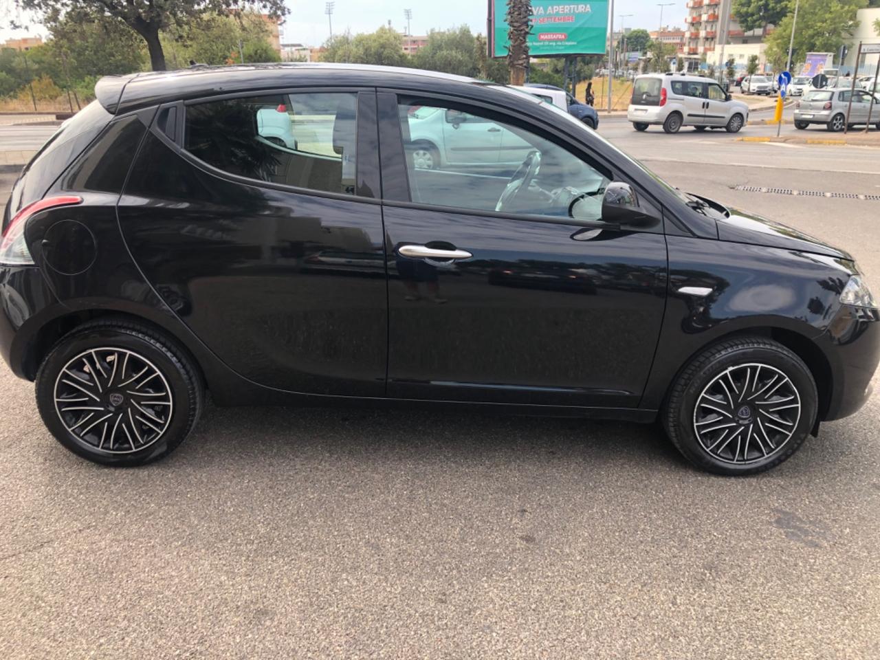Lancia Ypsilon 1.0 FireFly 5 porte SUPER PREZZO