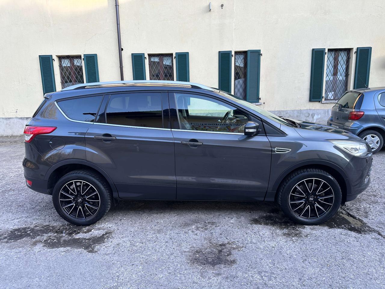 Ford Kuga 2.0 TDCI 150 CV S&S 4WD Powershift Titanium - Cambio automatico