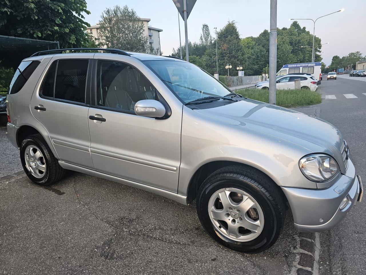 Mercedes-benz ML 270 CDI 163cv Aut*Pelle*Navi*Tetto*Xeno*Pdc*
