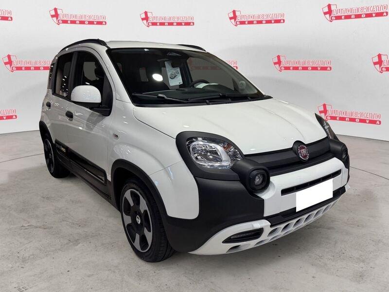 FIAT Panda Panda 1.0 FireFly S&S Hybrid Pandina pack cross