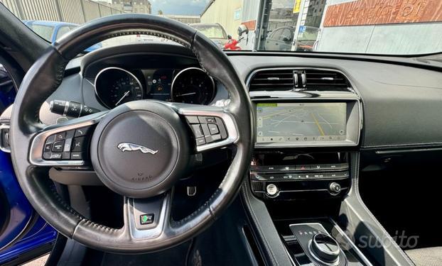 JAGUAR F-Pace 2.0 D 180 CV aut. R-Sport
