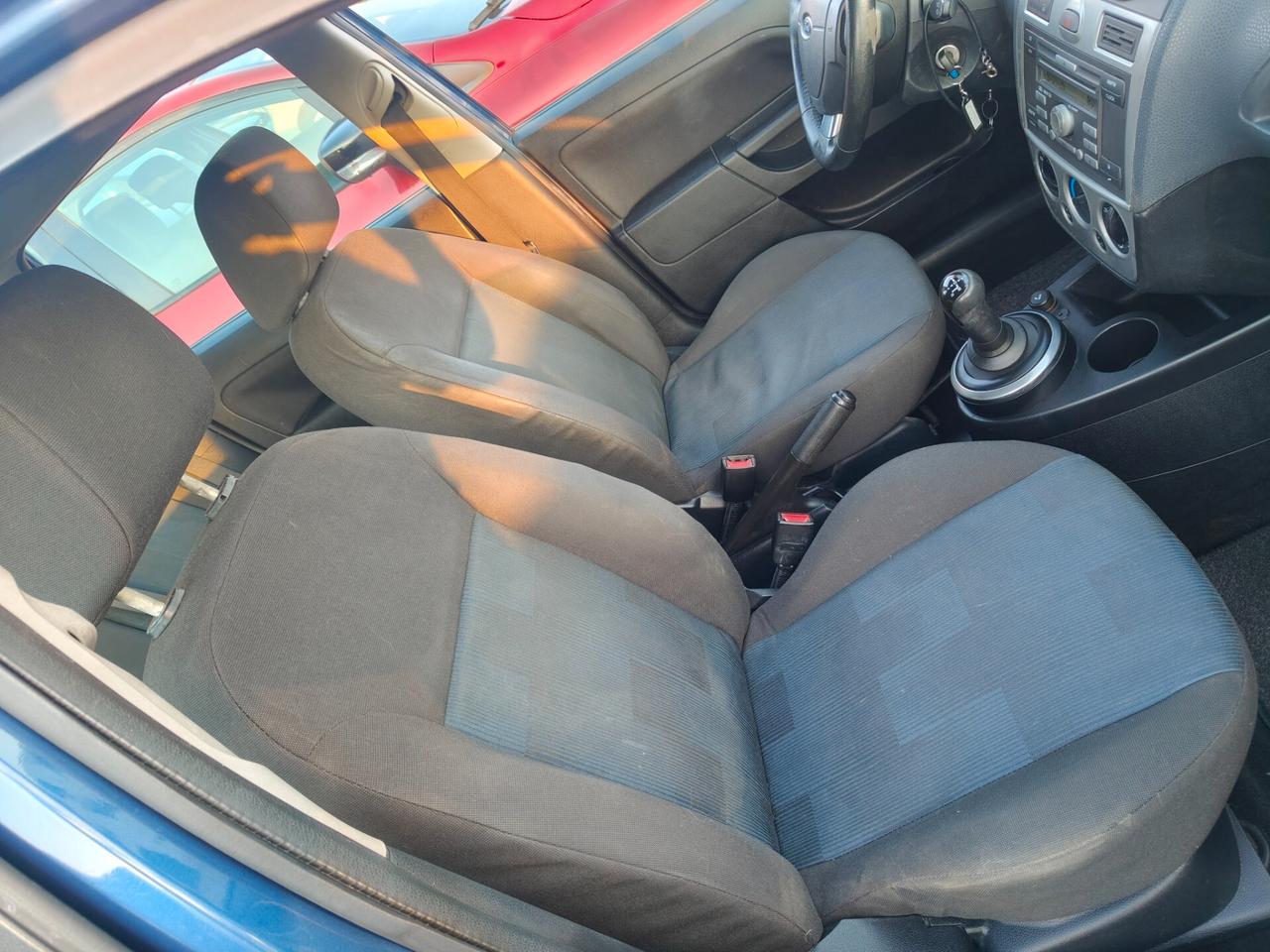 Ford Fiesta 1.4 TDCi 5p plus cambio automatico