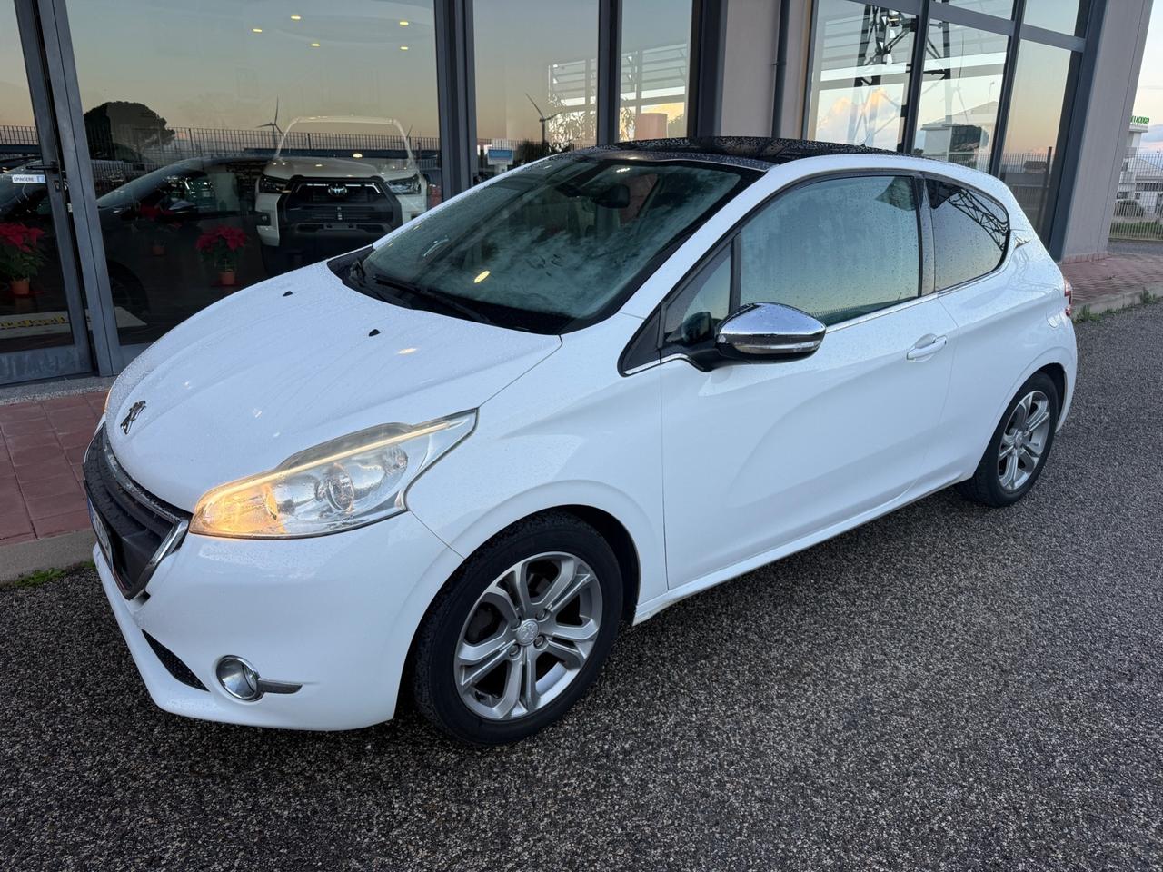 Peugeot 208 1.2 VTi 82 CV 3 porte Allure TETTO PANORAMA
