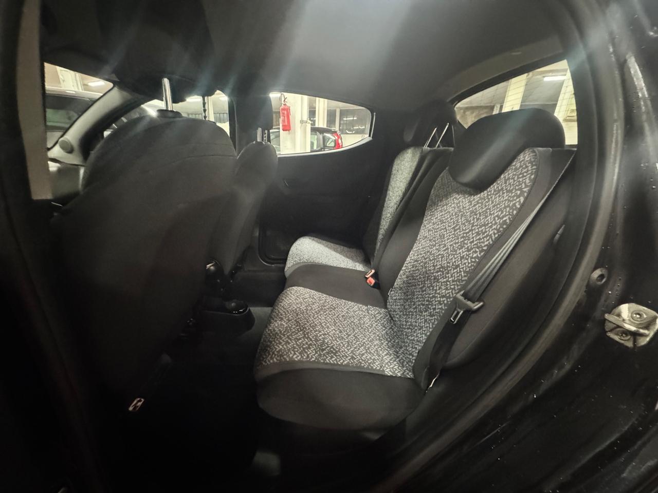 Lancia Ypsilon 1.0 FireFly 5 porte S&S Hybrid Ecochic Silver