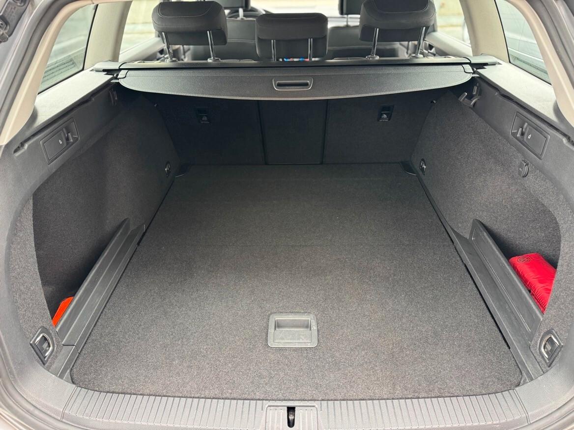 Volkswagen Passat Variant 2.0 TDI SCR 122 CV EVO DSG Business
