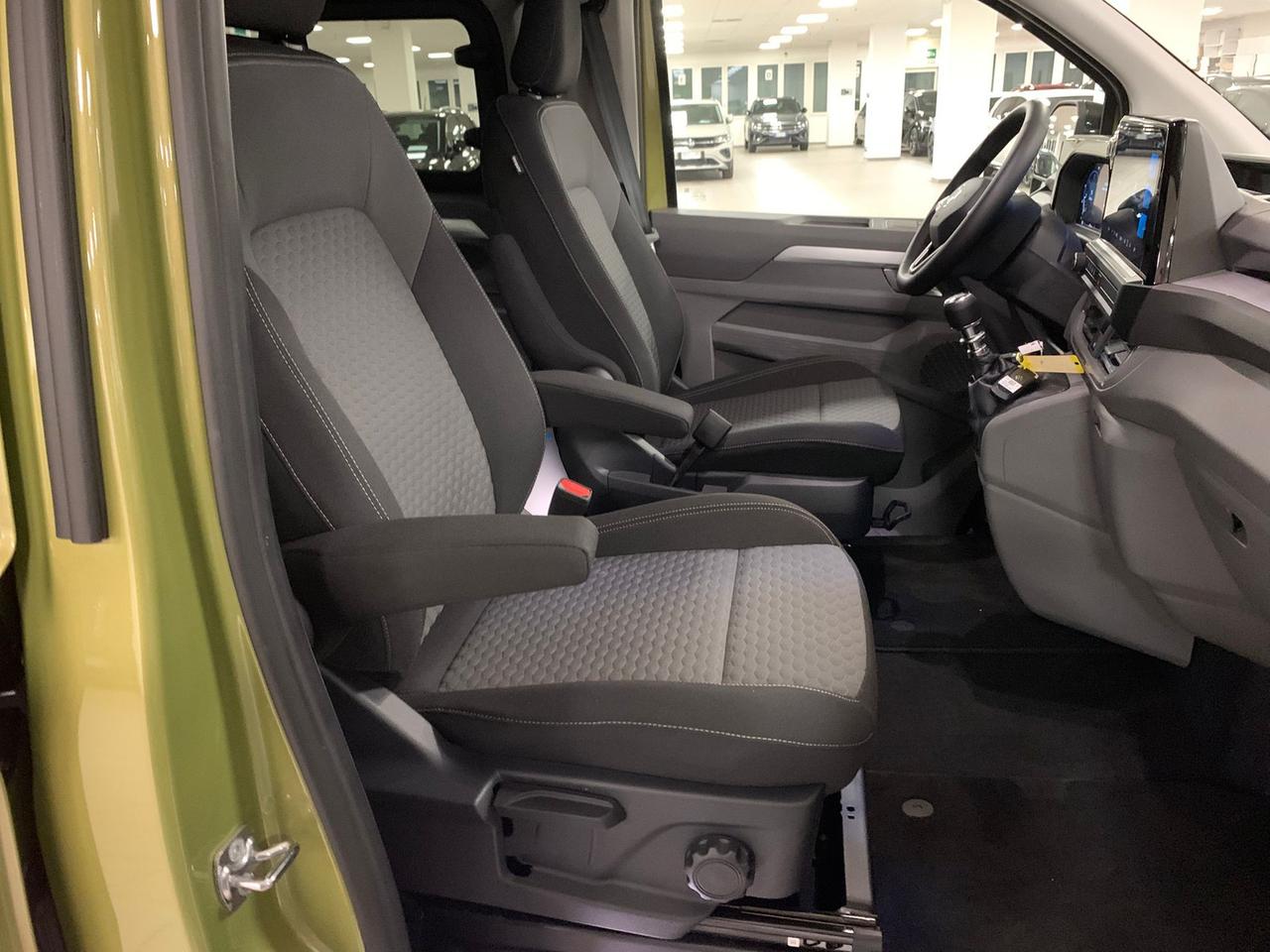 Volkswagen T7 Caravelle t7 2.0 tdi 150cv life l1