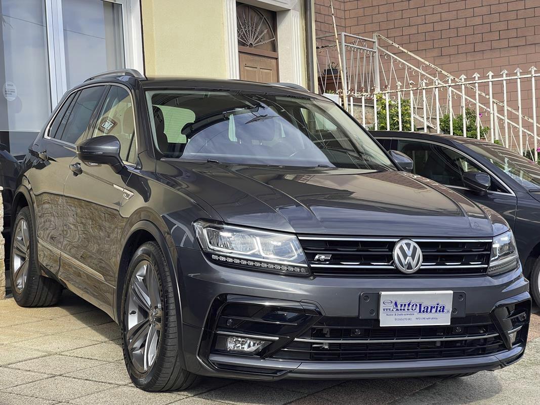 Volkswagen Tiguan 1.6 TDI R Line Sport "Cerchi 19 - Fari Full Led Stop a Quadro digitale"
