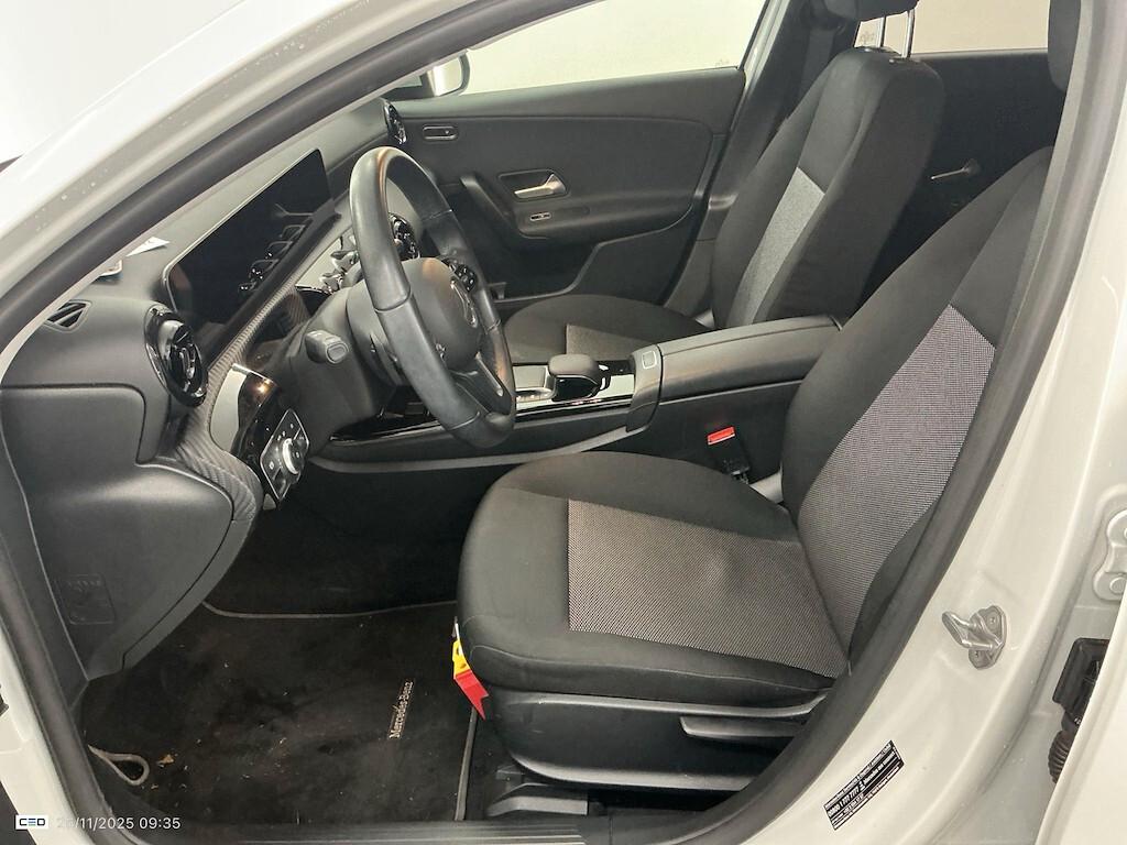 MERCEDES-BENZ A 180D 116CV AUTOMATIC BUSINESS SOLUTION ( NAVI PREMIUM - PARK ASSIST - TELECAMERA POST. - CERCHI 16 )