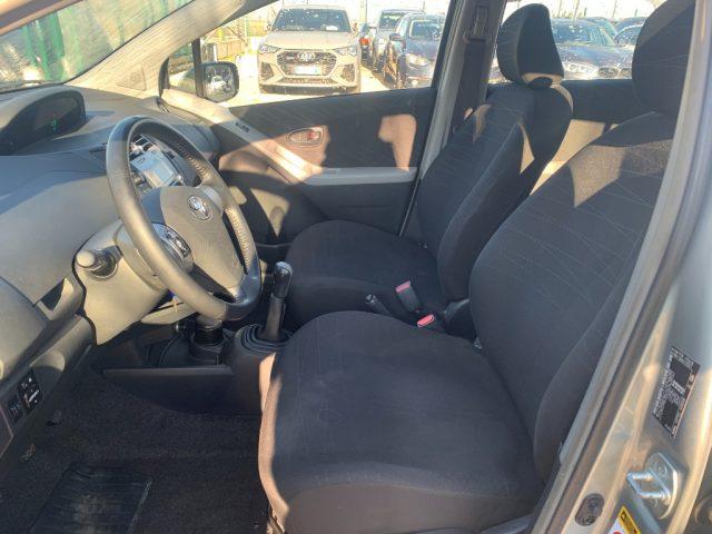 TOYOTA Yaris 1.0 5 porte Sol