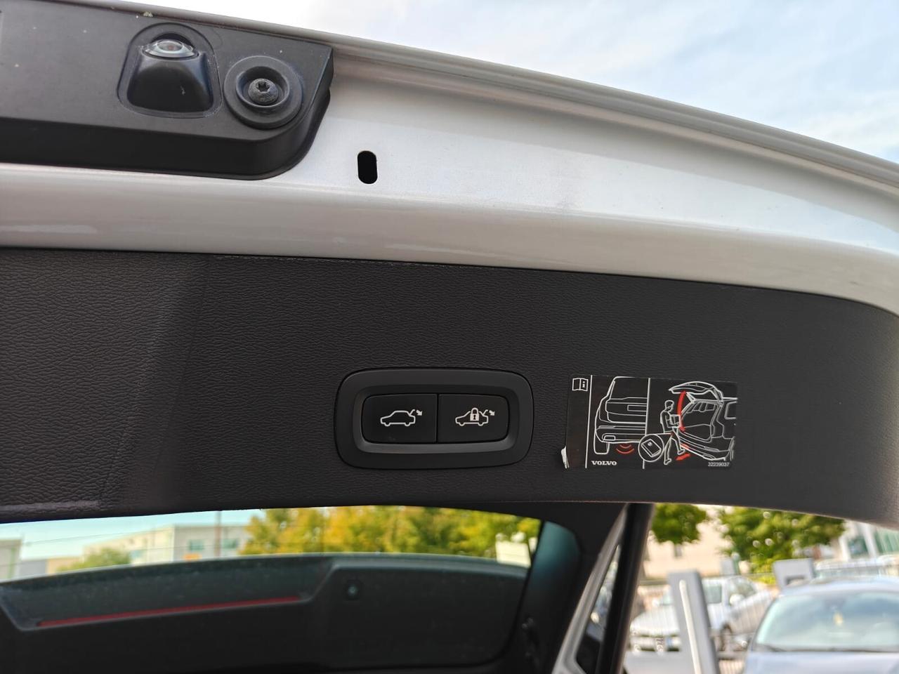 Volvo XC40 T5 Recharge Plug-in Hybrid automatico Plus Dark