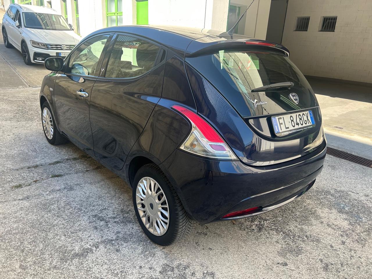 Lancia Ypsilon 1.2 69 CV 5 porte Silver