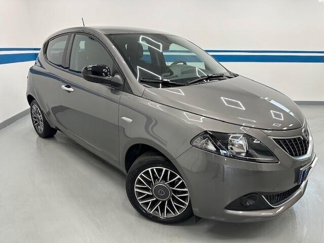 Lancia Ypsilon 1.0 firefly hybrid Gold Plus s