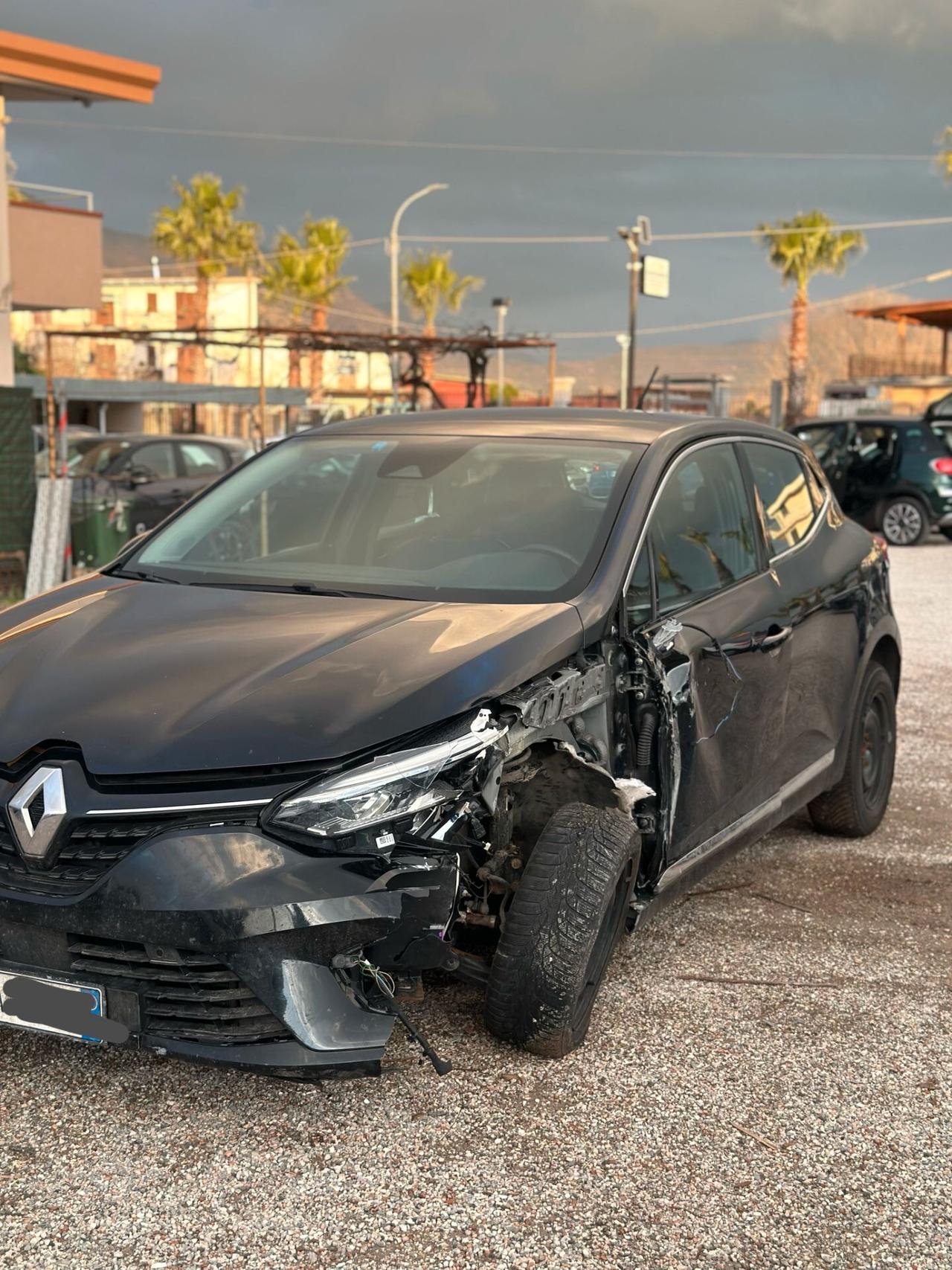 Renault Clio TCe 12V 100 CV GPL 5 porte Intens SINISTRATA