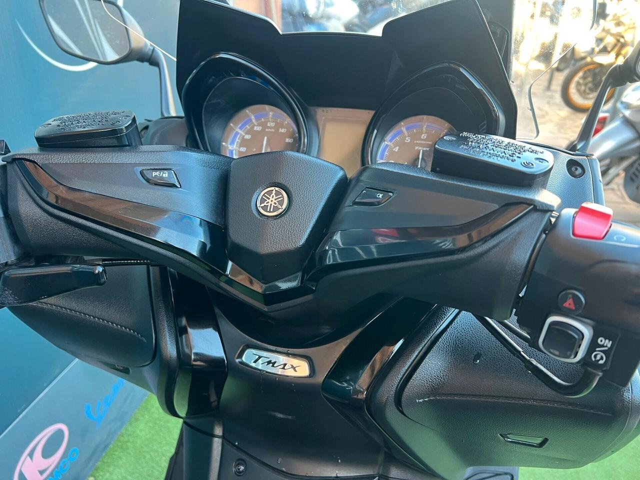 Yamaha TMAX DX ABS GARANZIA PERMUTE FINANZIAMENTO