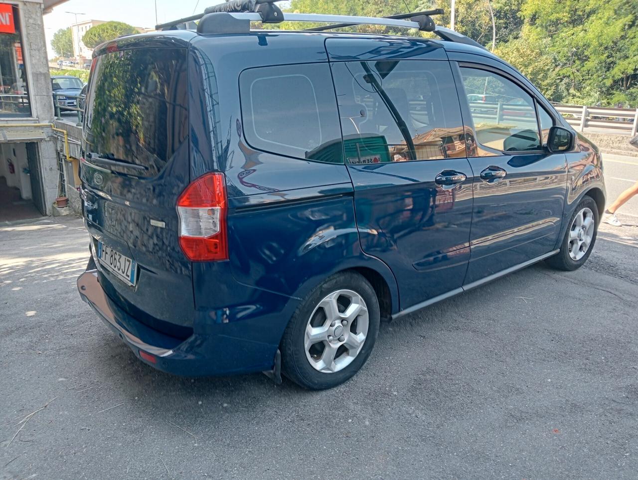 Ford Tourneo Courier Plus benzina euro 6