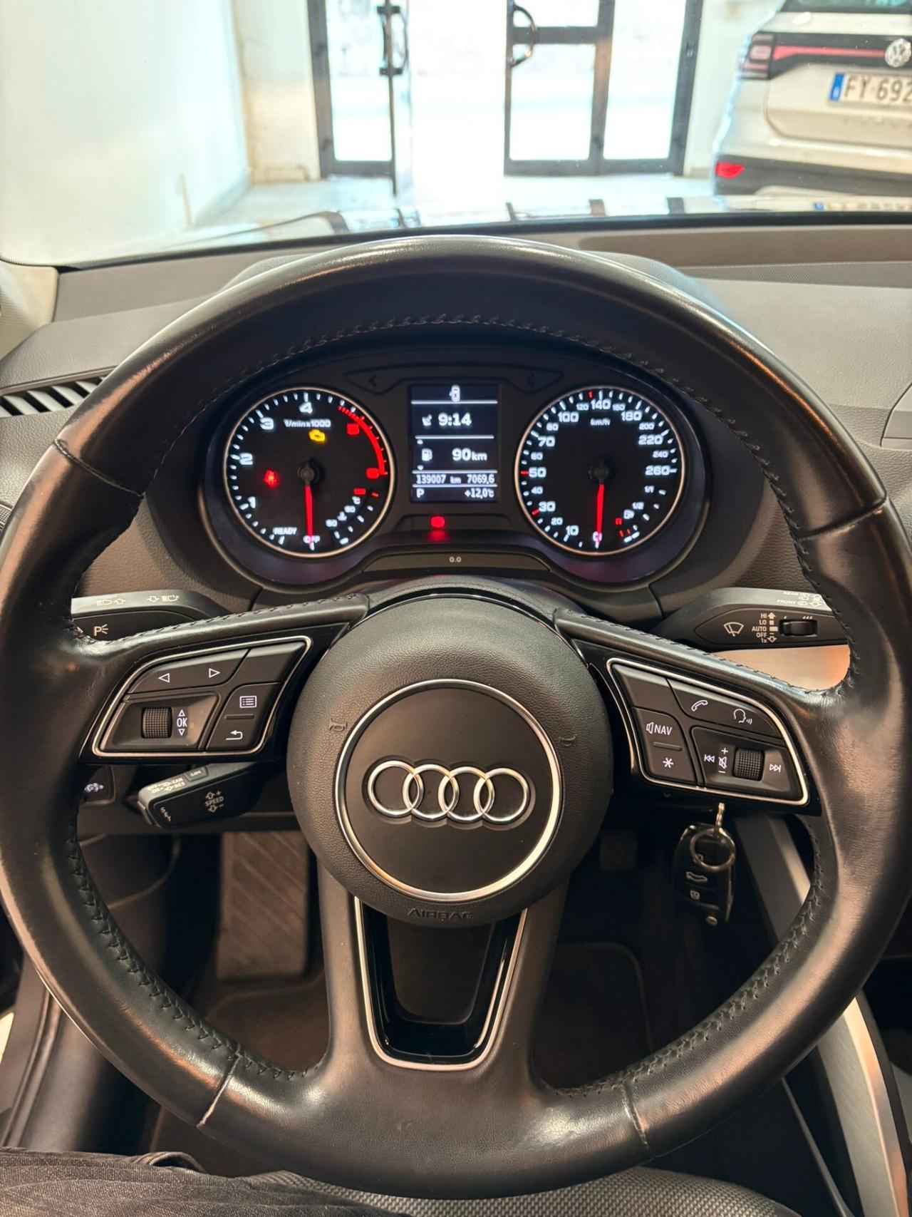 Audi Q2 30 TDI Business