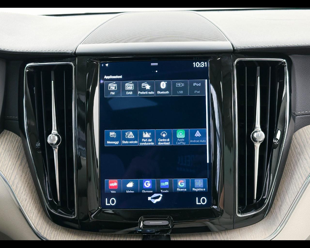 VOLVO XC60 (2017-->) - XC60 T6 Recharge Plug-in Hybrid AWD Inscription