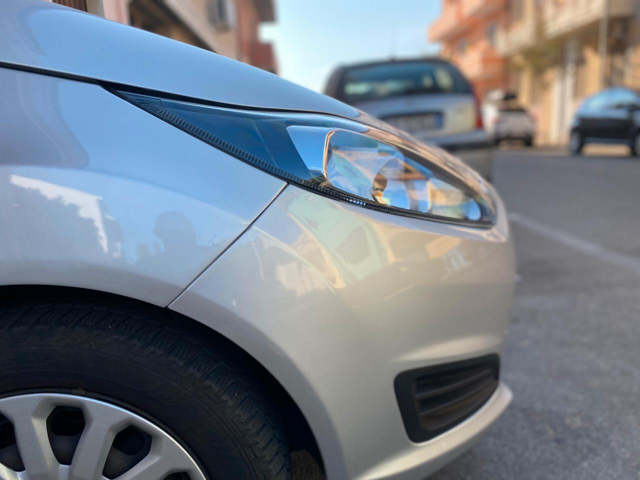 Ford Fiesta 1.5 TDCi 75CV 5 porte Titanium