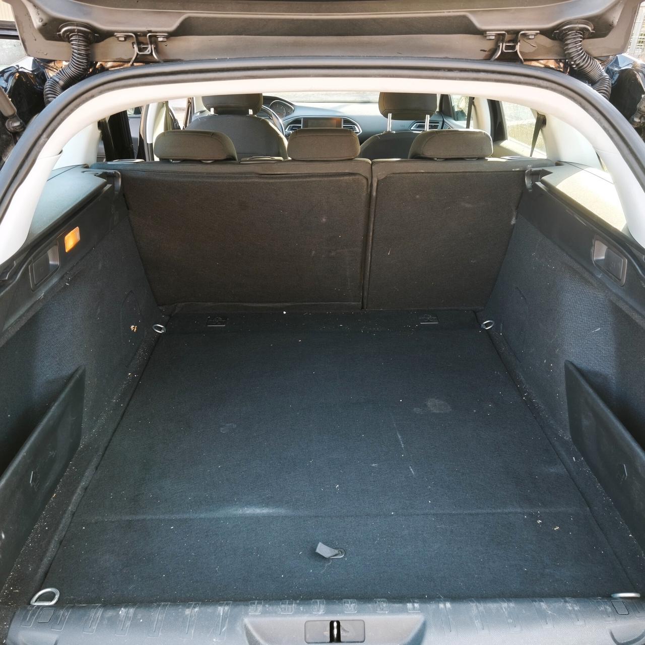 Peugeot 308 BlueHDi 130 S&S Business