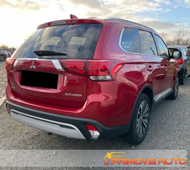 MITSUBISHI Outlander 2.0 2WD CVT Diamond