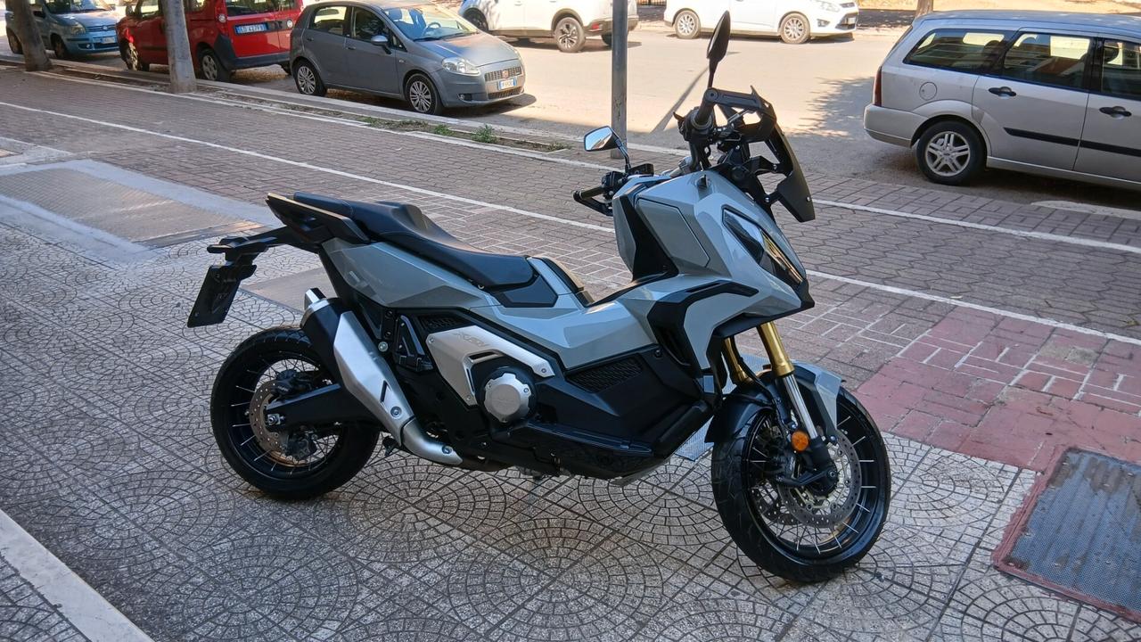 Honda X-ADV 750 PARI AL NUOVO
