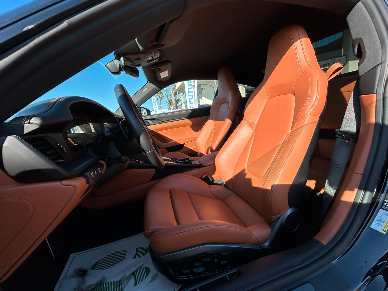 Porsche 992.2 911 Coupe 3.0 Carrera 394cv auto MY25 KM 0
