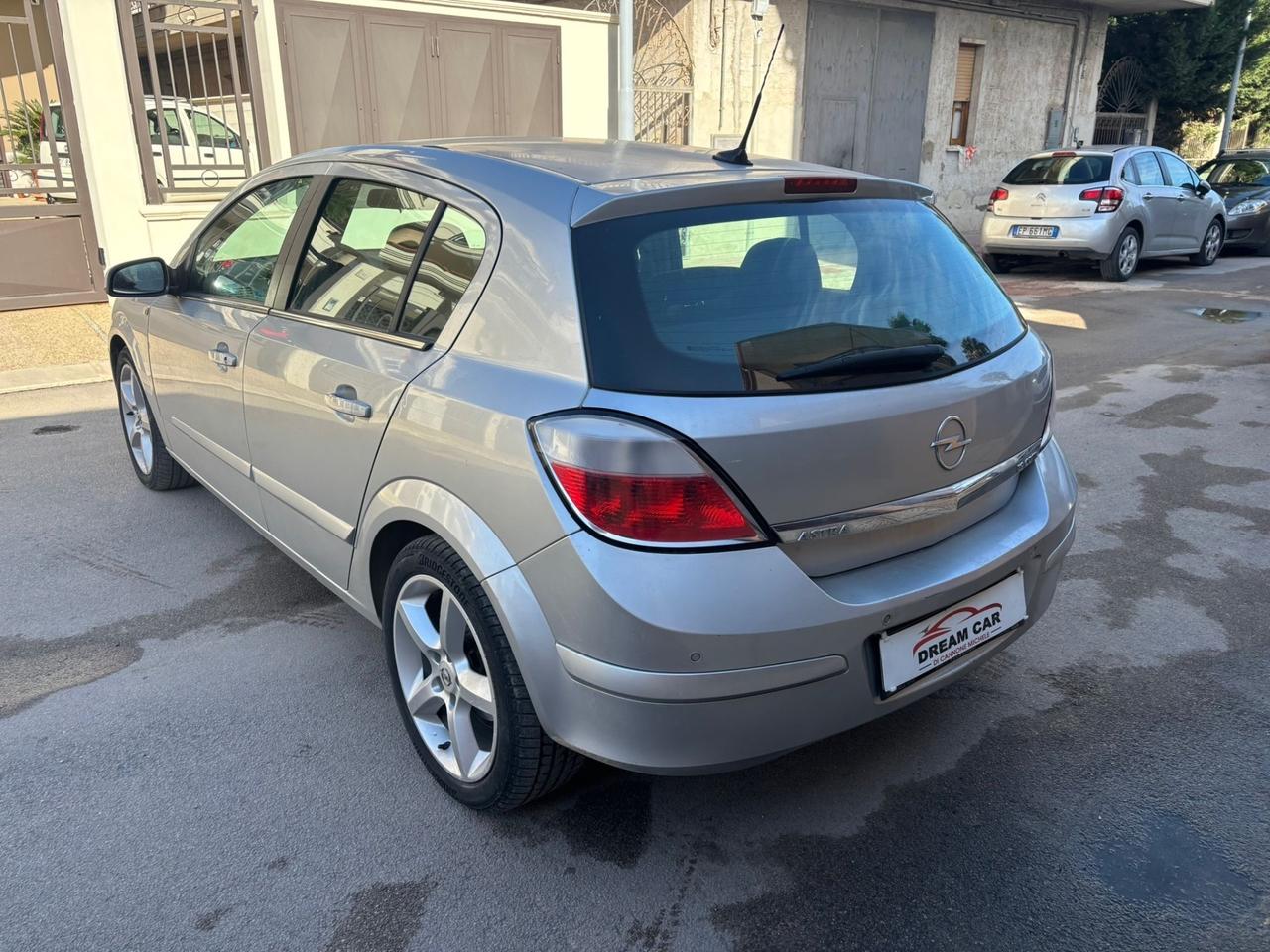 Opel Astra 1.9 16V CDTI 150CV 5 porte Cosmo