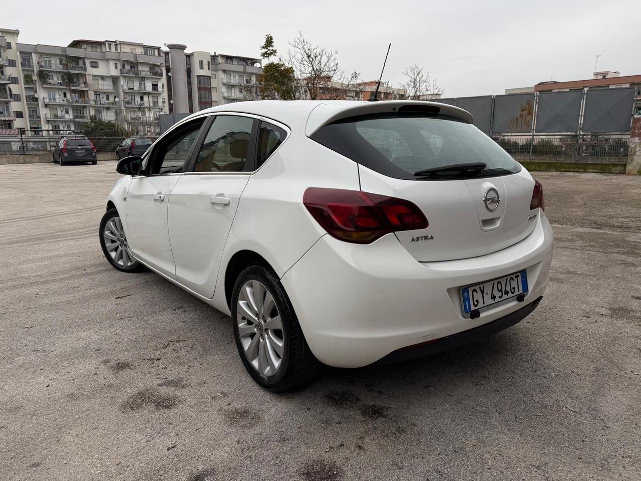 Opel Astra 1.3 CDTI 95CV S&S 5 porte Cosmo