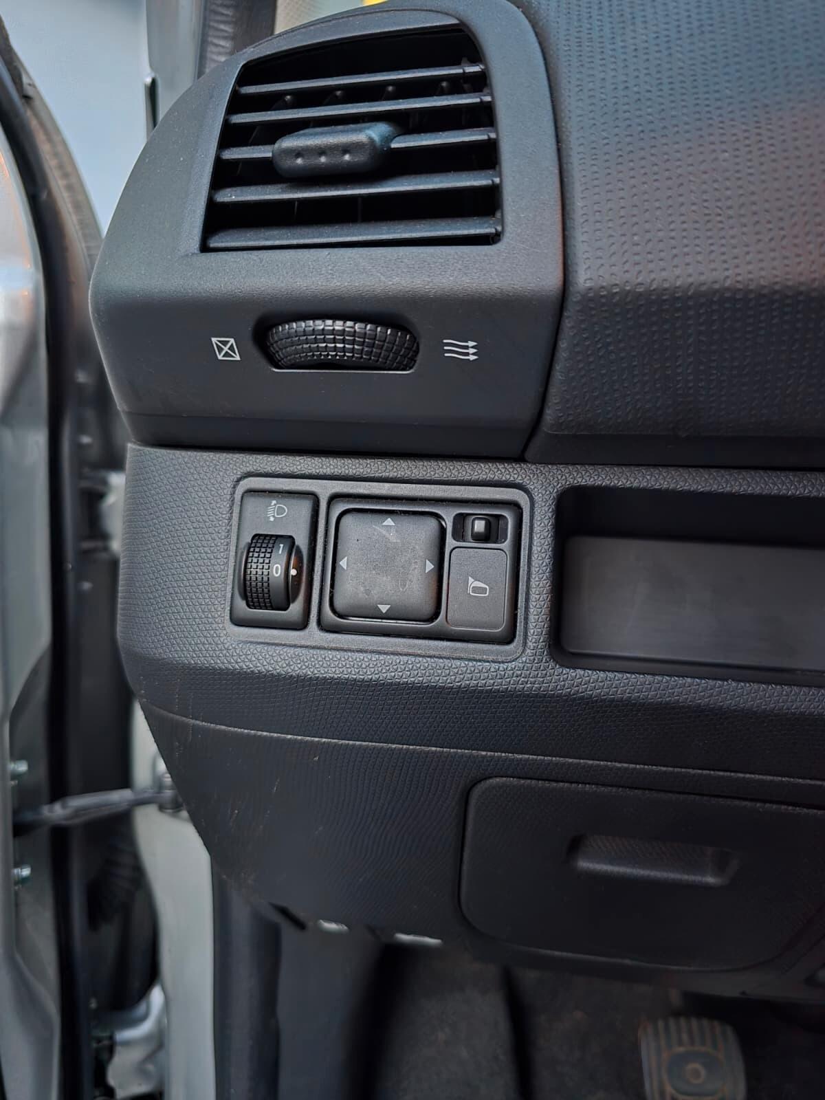 Nissan Micra 1.4 16V 5 porte Acenta