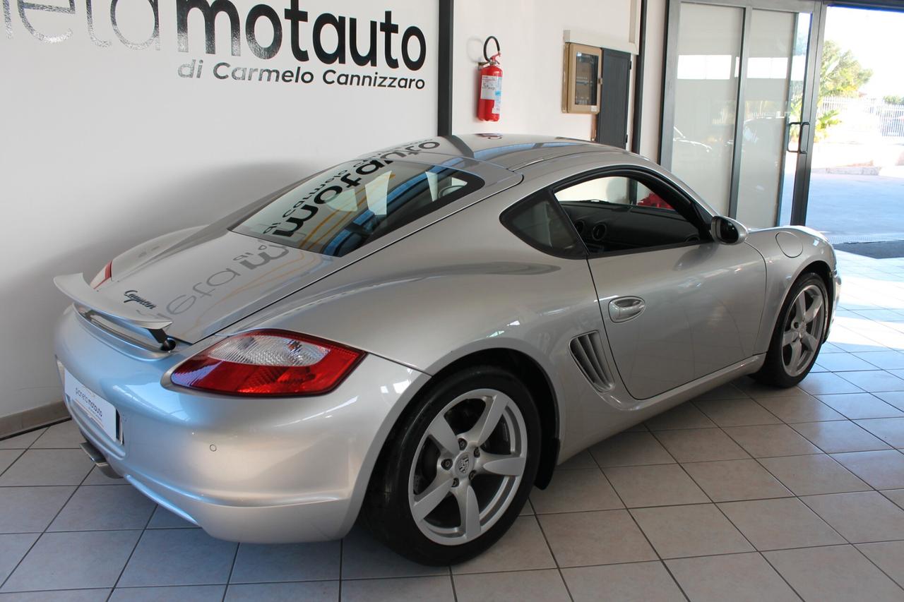 Porsche Cayman 2.7