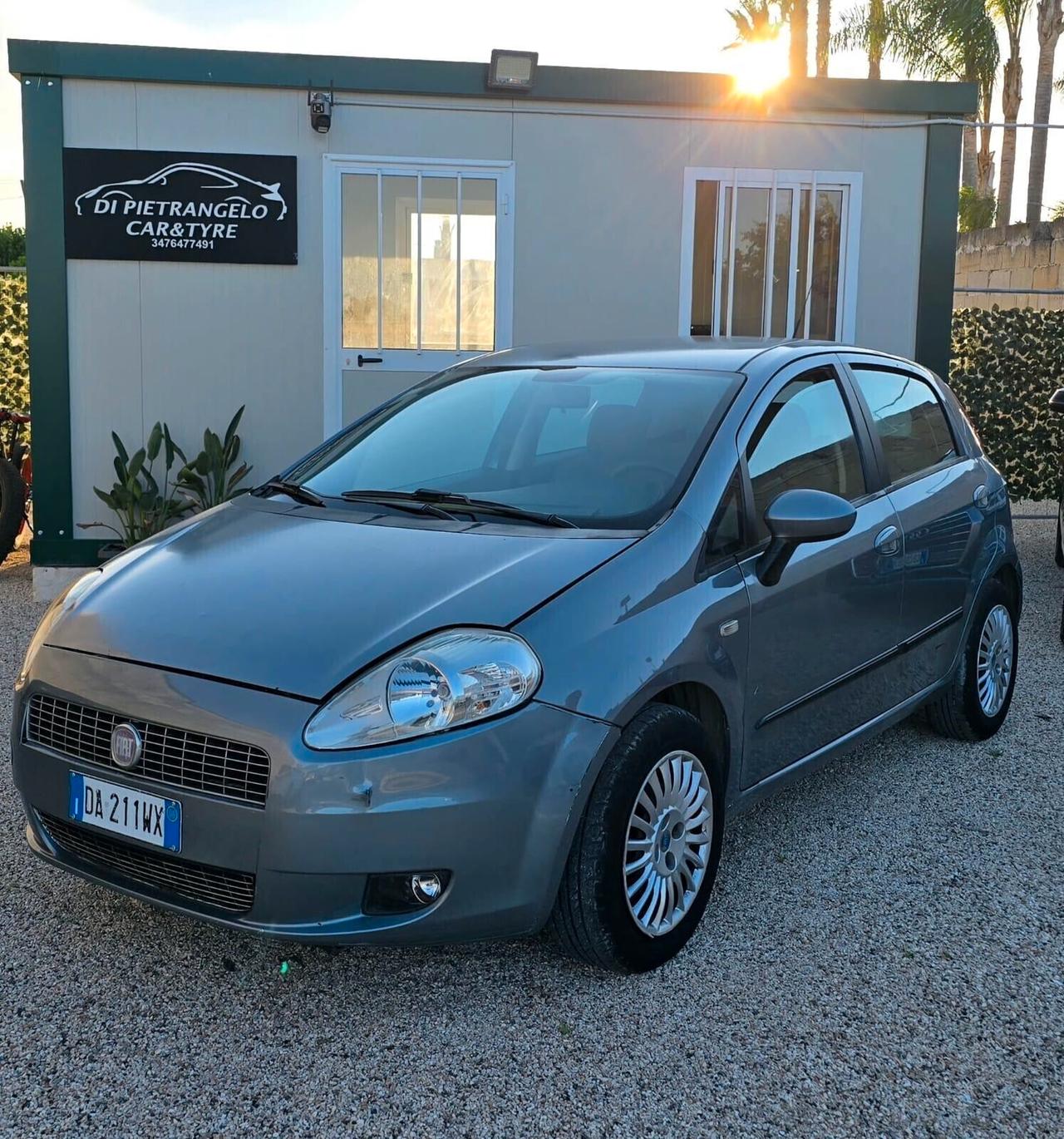 Fiat Grande Punto 1.2 5 porte desing Giugiaro