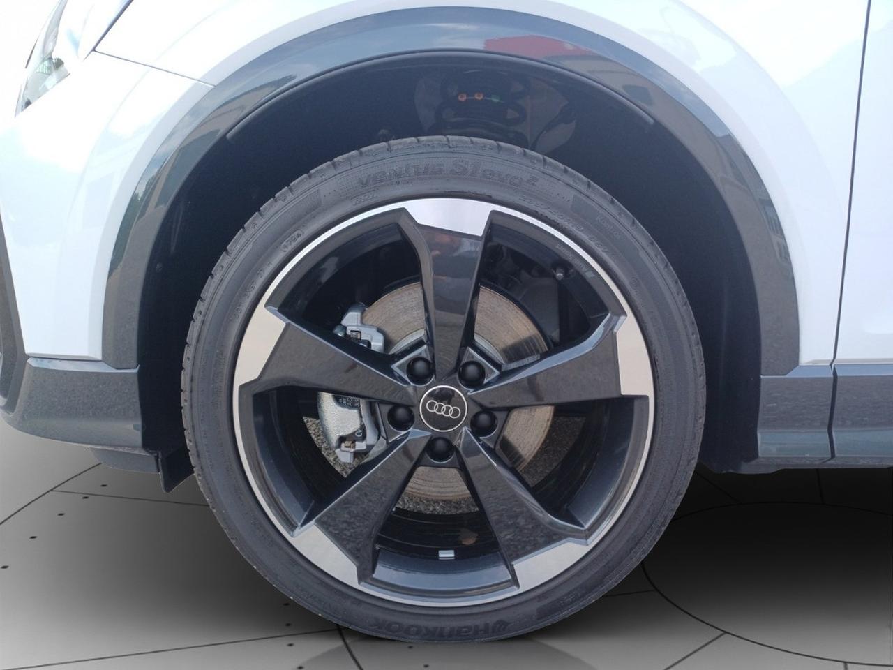 Audi Q2 30 2.0 tdi identity black