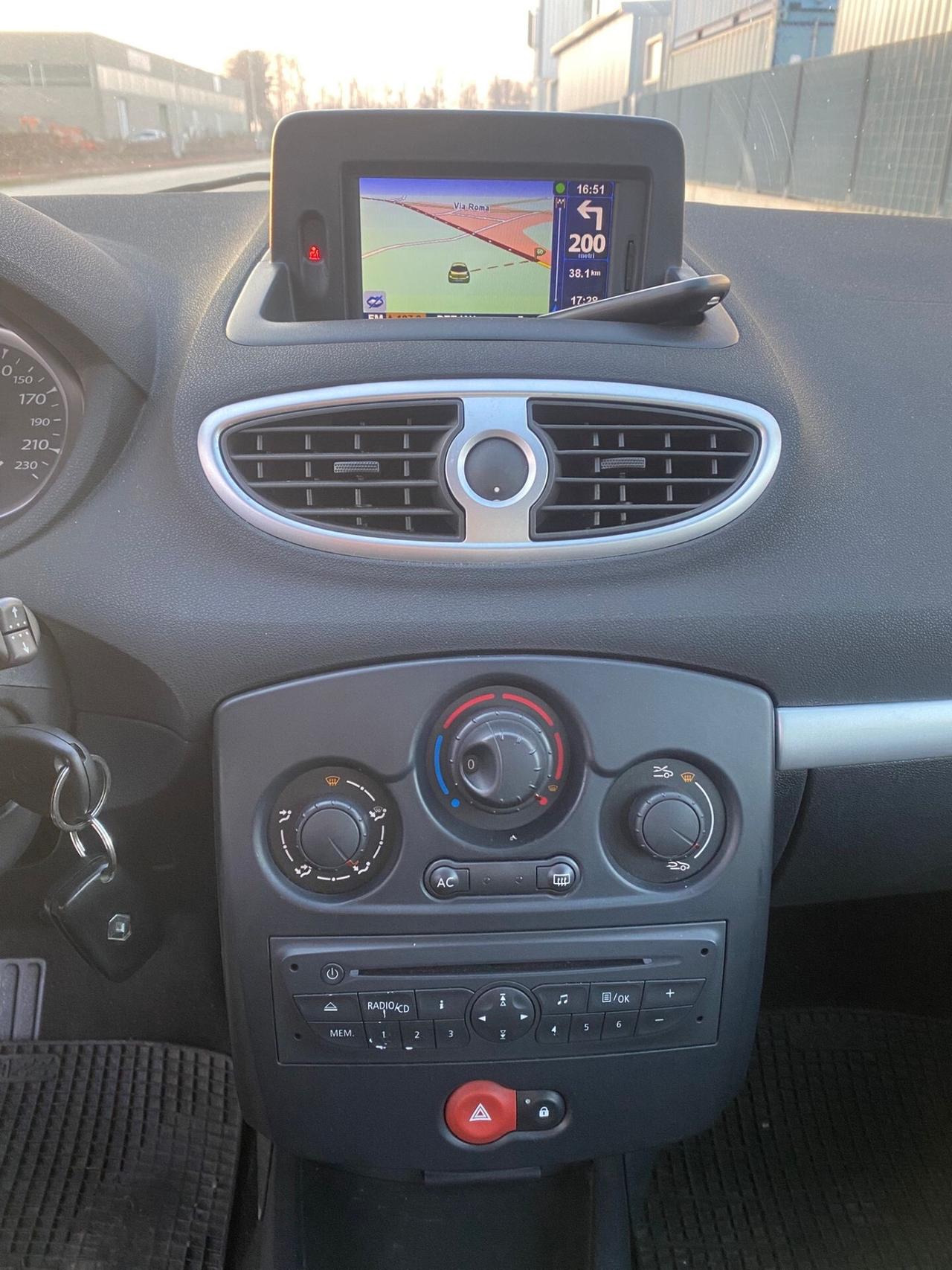 Renault Clio 1.2 16V 3 porte Luxe