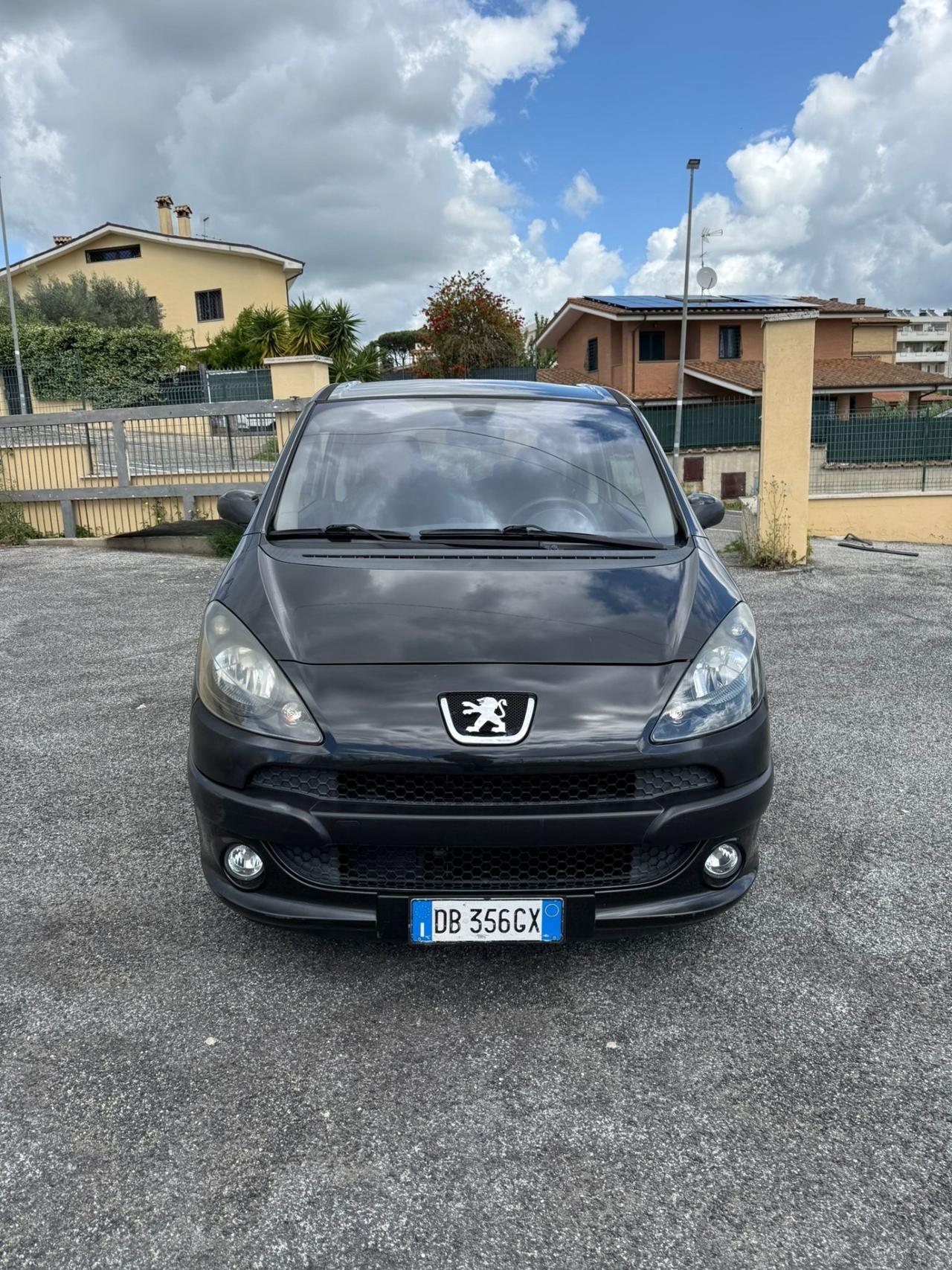 Peugeot 1007 1.4 HDi Happy