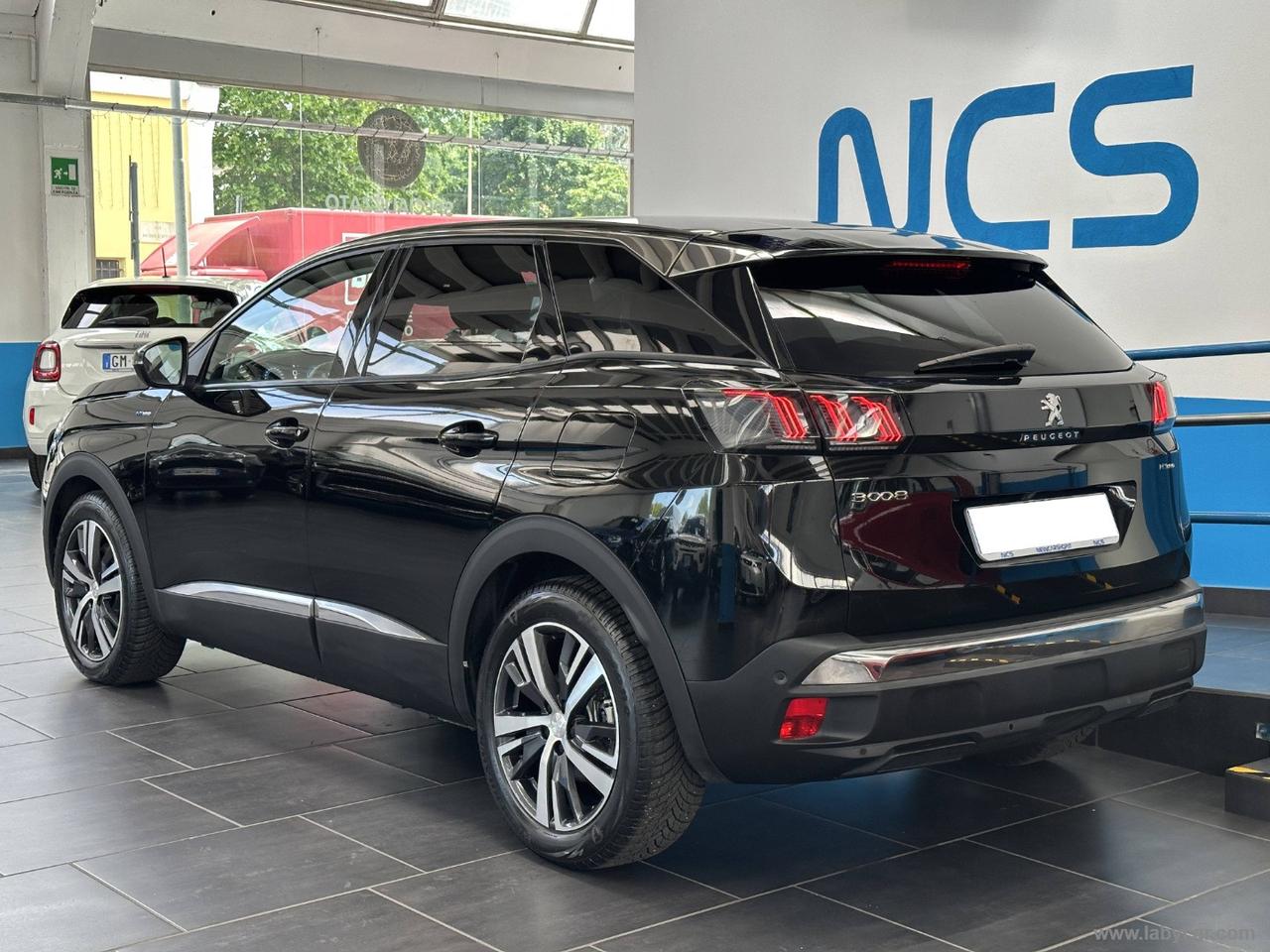 PEUGEOT 3008 Hybrid 225 e-EAT8 Allure Pack