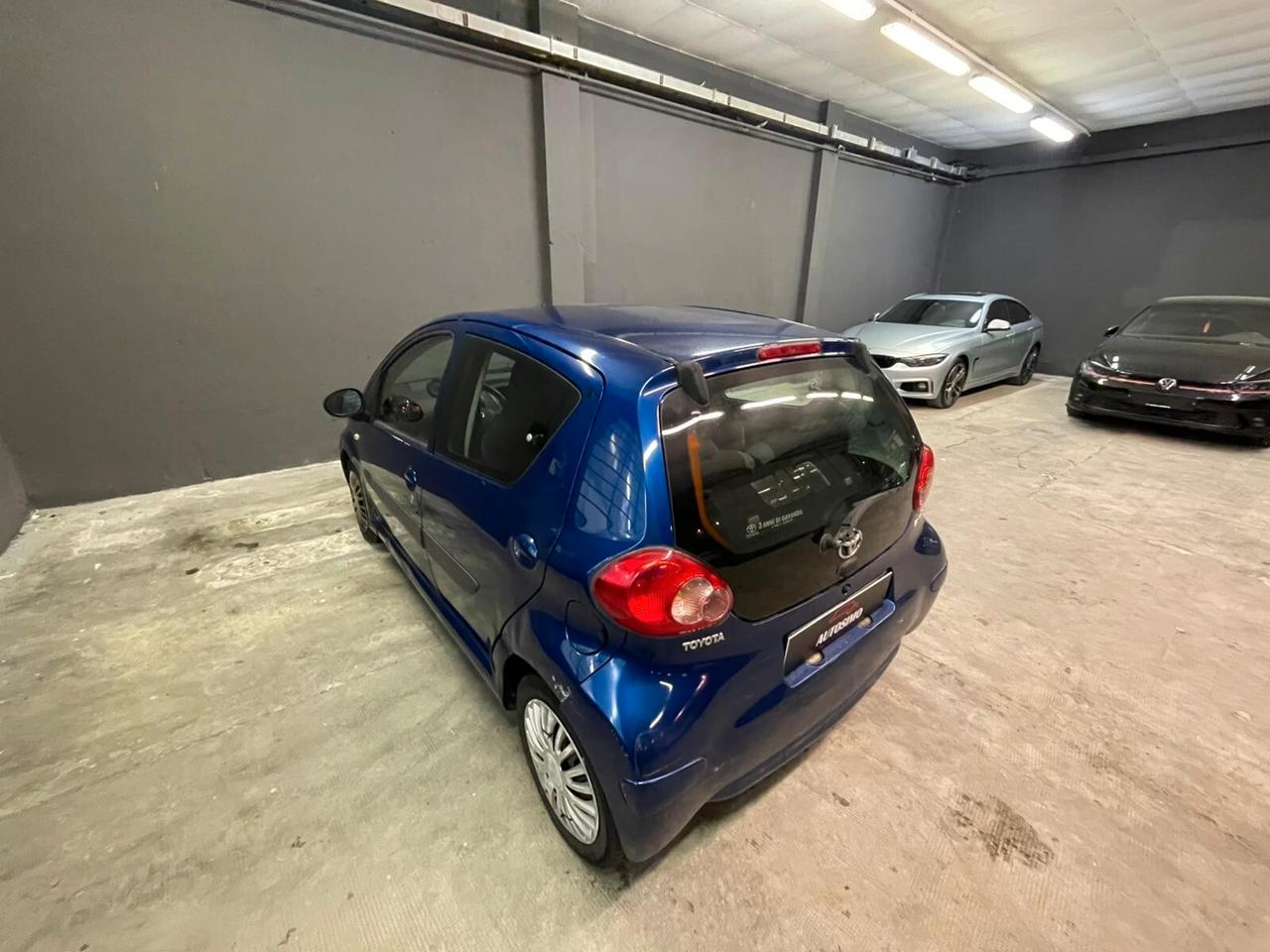 Toyota Aygo 1.0 12V VVT-i 5 porte Sol