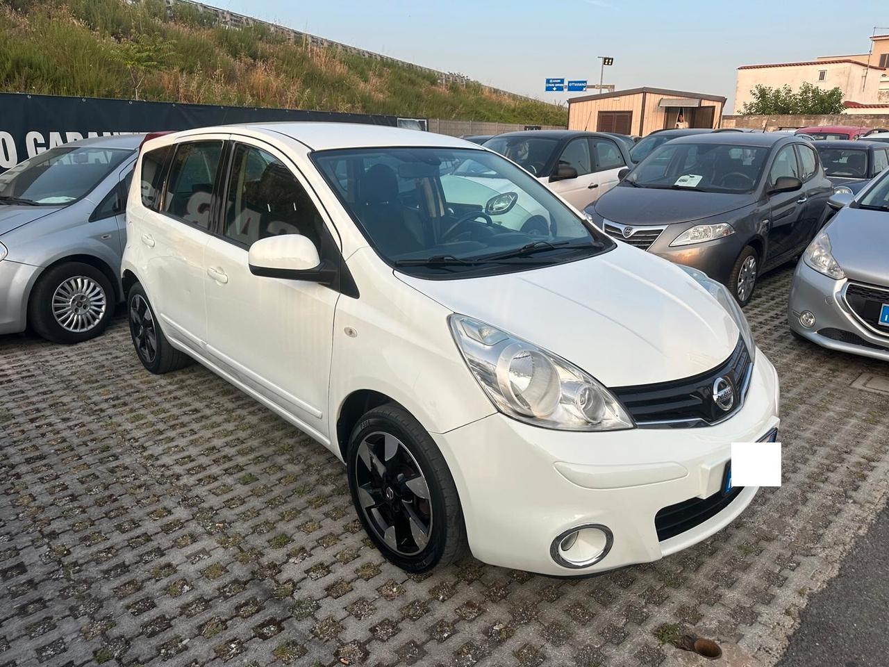 Nissan Note 1.4 16V Tekna-03/2013