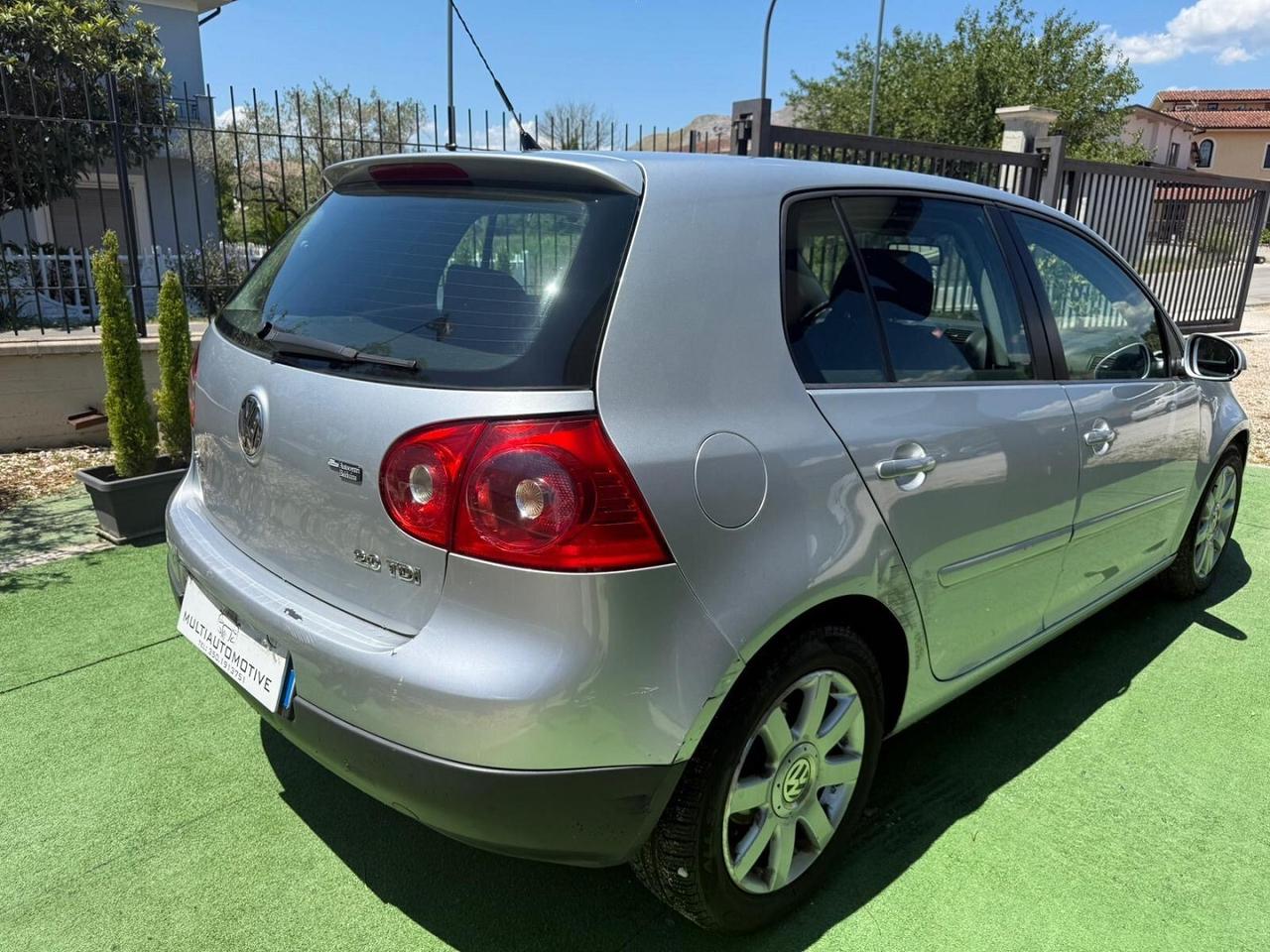 VOLKSWAGEN GOLF 5" SERIE