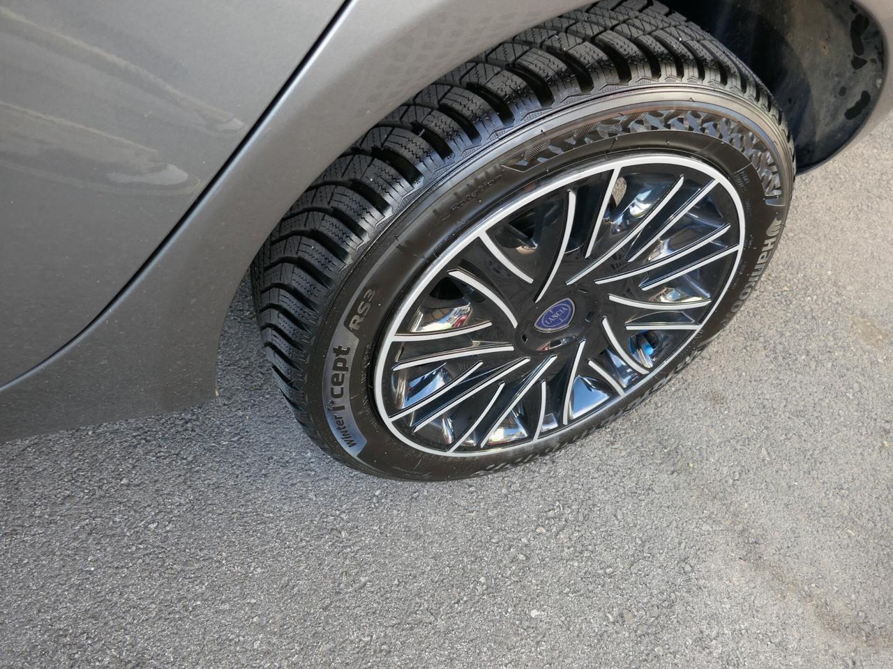 LANCIA YPSILON 1.0 FireFly S&S Hybrid Ecochic Gold KM 51.000