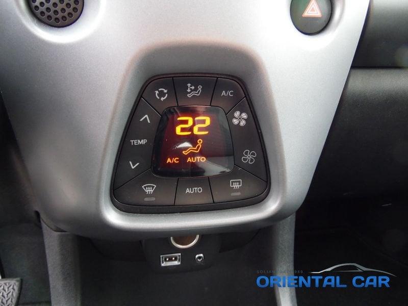 Toyota Aygo 1.0 VVT-i x-play MOLTO BELLA