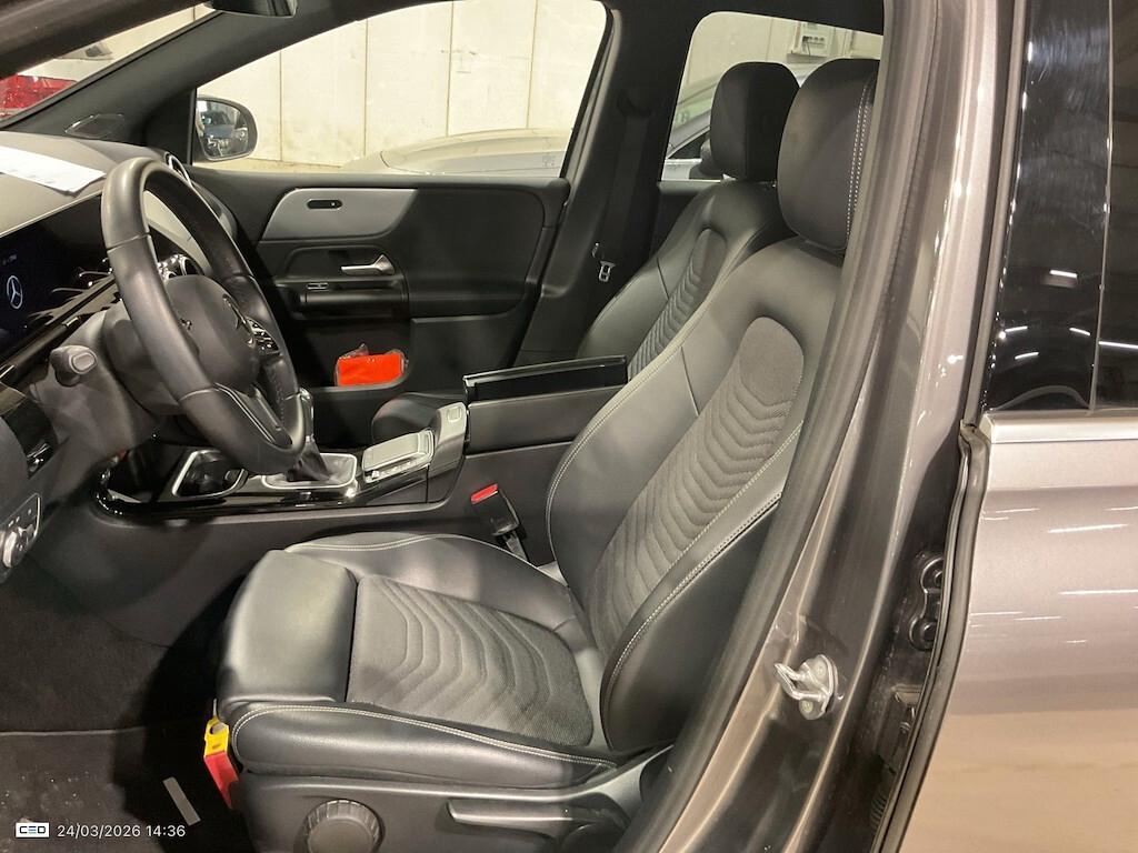 MERCEDES-BENZ B 180D 115CV 6M. BUSINESS SOLUTION ( FARI LED - PELLE - NAVI PREMIUM - PARK ASSIST )