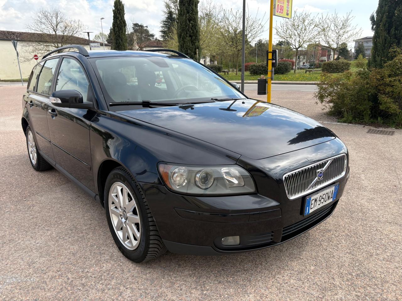 Volvo V50 D anno 2012 pronta a uso ok neo patentati