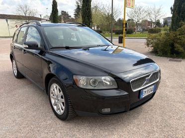 Volvo V50 D anno 2012 pronta a uso ok neo patentati