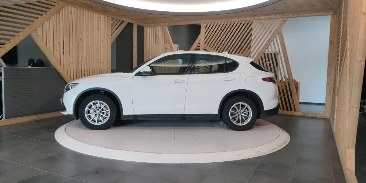 Alfa Romeo Stelvio 2.2 t Business Q4 190cv auto my19