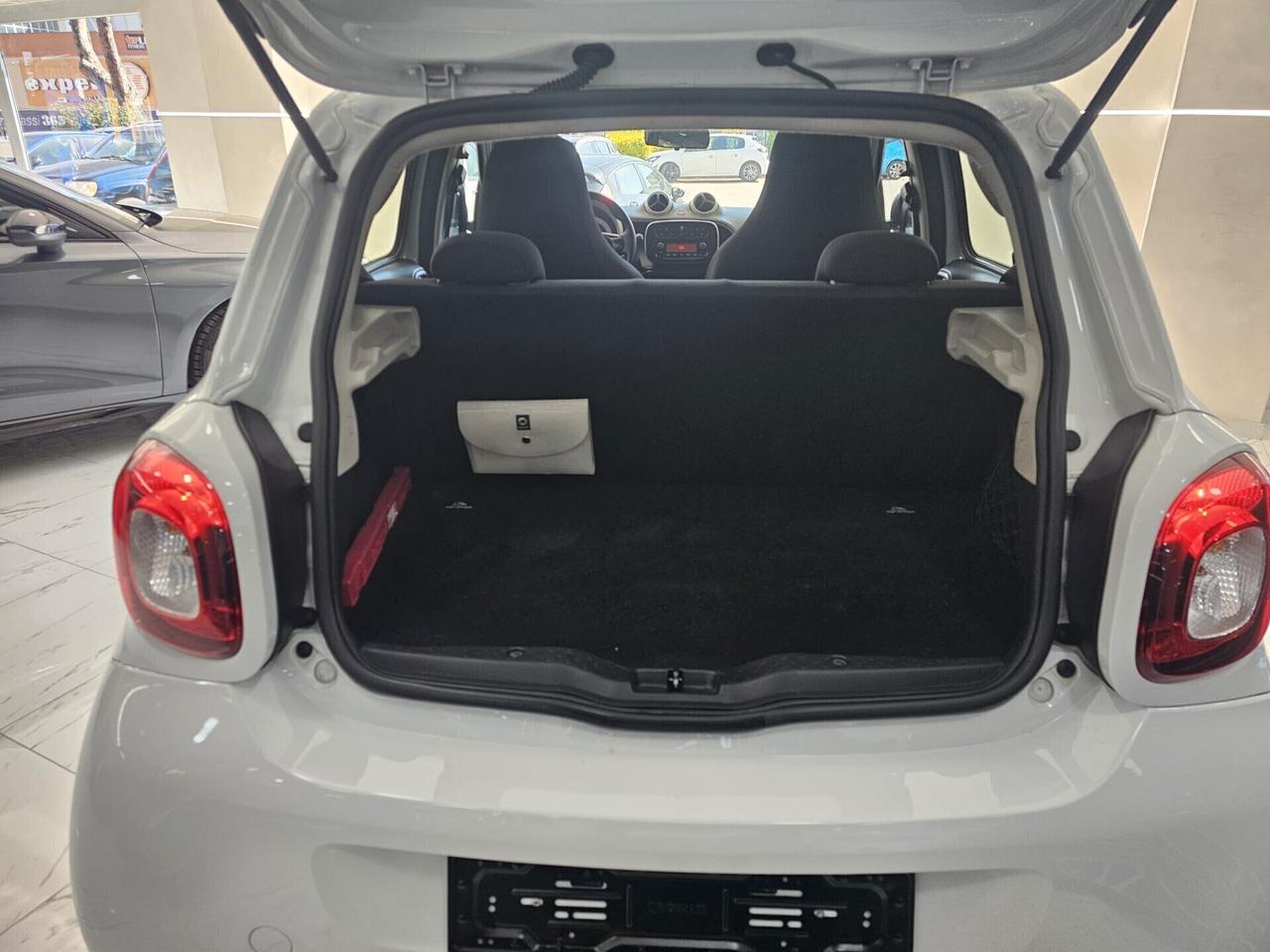 NUOVA SMART FORFOUR PASSION EDITION 1.0 TURBO BENZ 71CV BLACK LINE