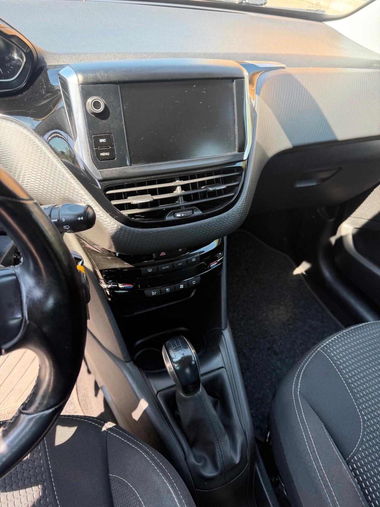 Peugeot 208 1.5 - NEOP. - NAV. - 12 MESI DI GARANZIA -