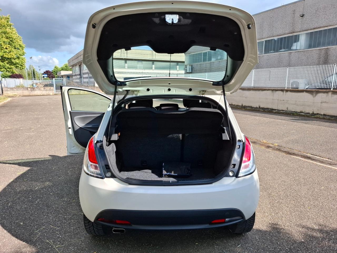 Lancia Ypsilon 1.2 69 CV 5 porte GPL Ecochic Gold