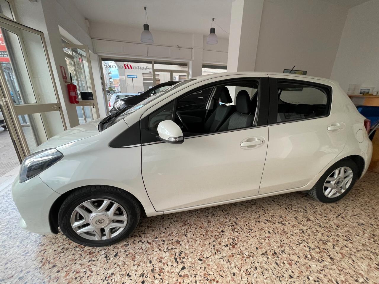 Toyota Yaris 1.0 5 porte Lounge